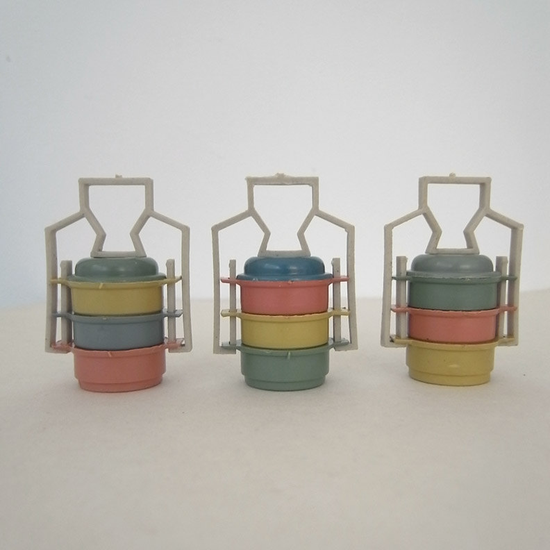 set of 3 plastic vintage food carrier / pot miniature for doll house
